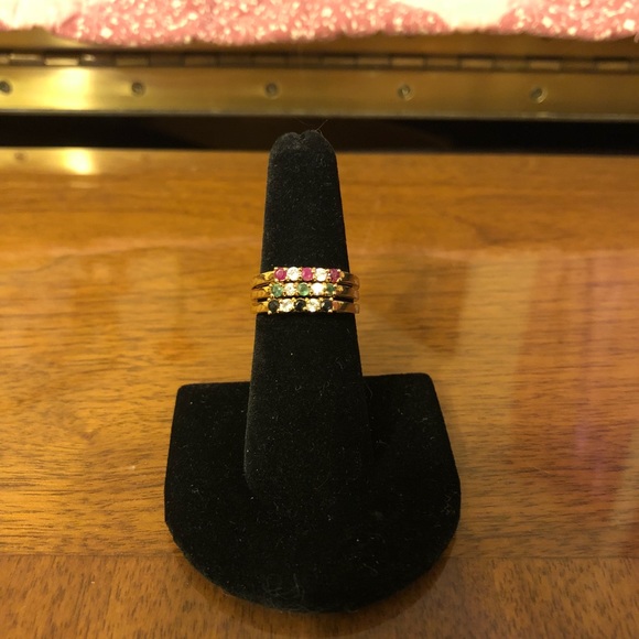 Woman’s size 6 1/2 three gold band set - Picture 1 of 3